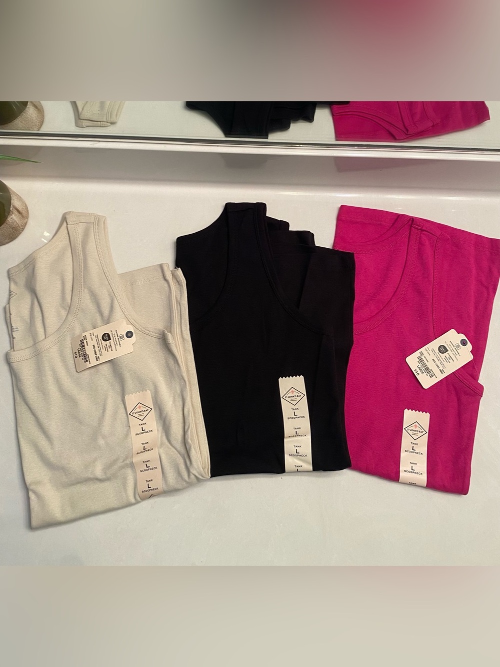 St Johns Bay Tanks Size L